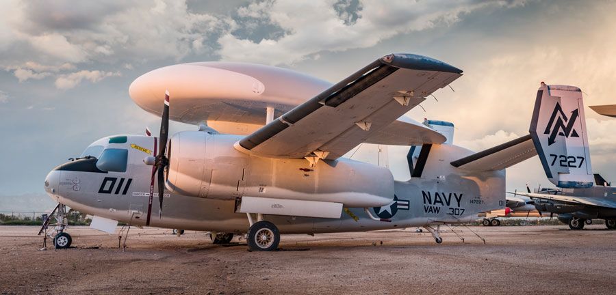 A picture of the Grumman E-1B Tracer