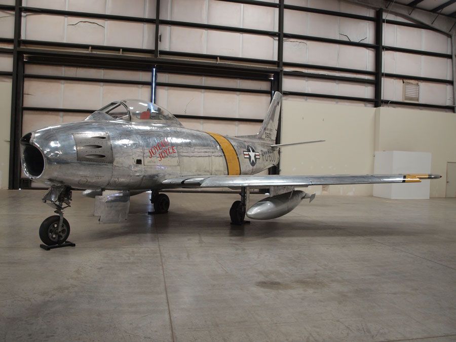 A picture of the North American F-86E Sabre